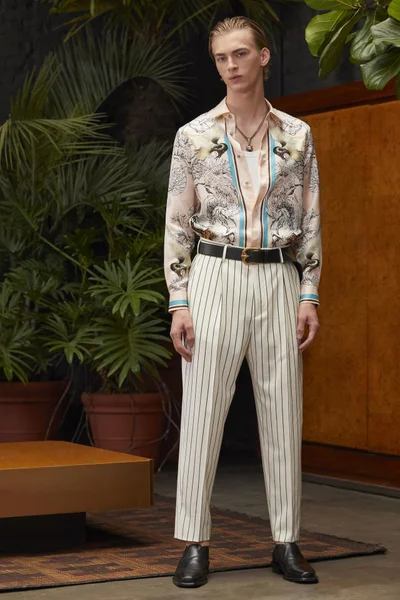 Look 8